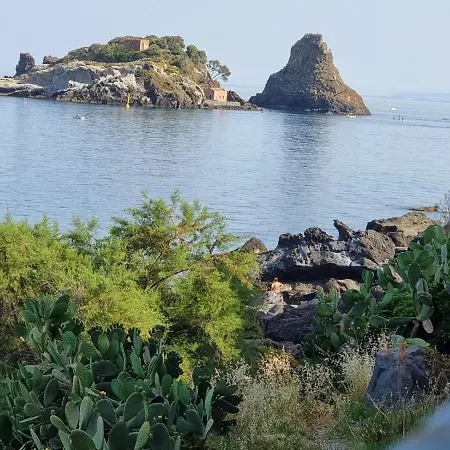 Fronte Mare Aci Trezza