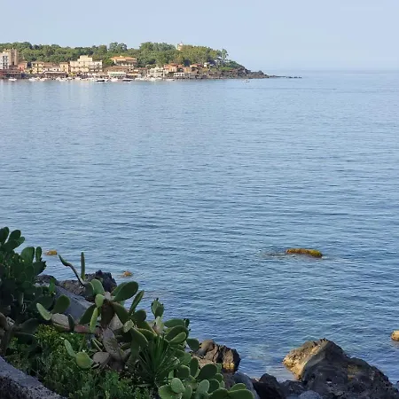 Fronte Mare Aci Trezza